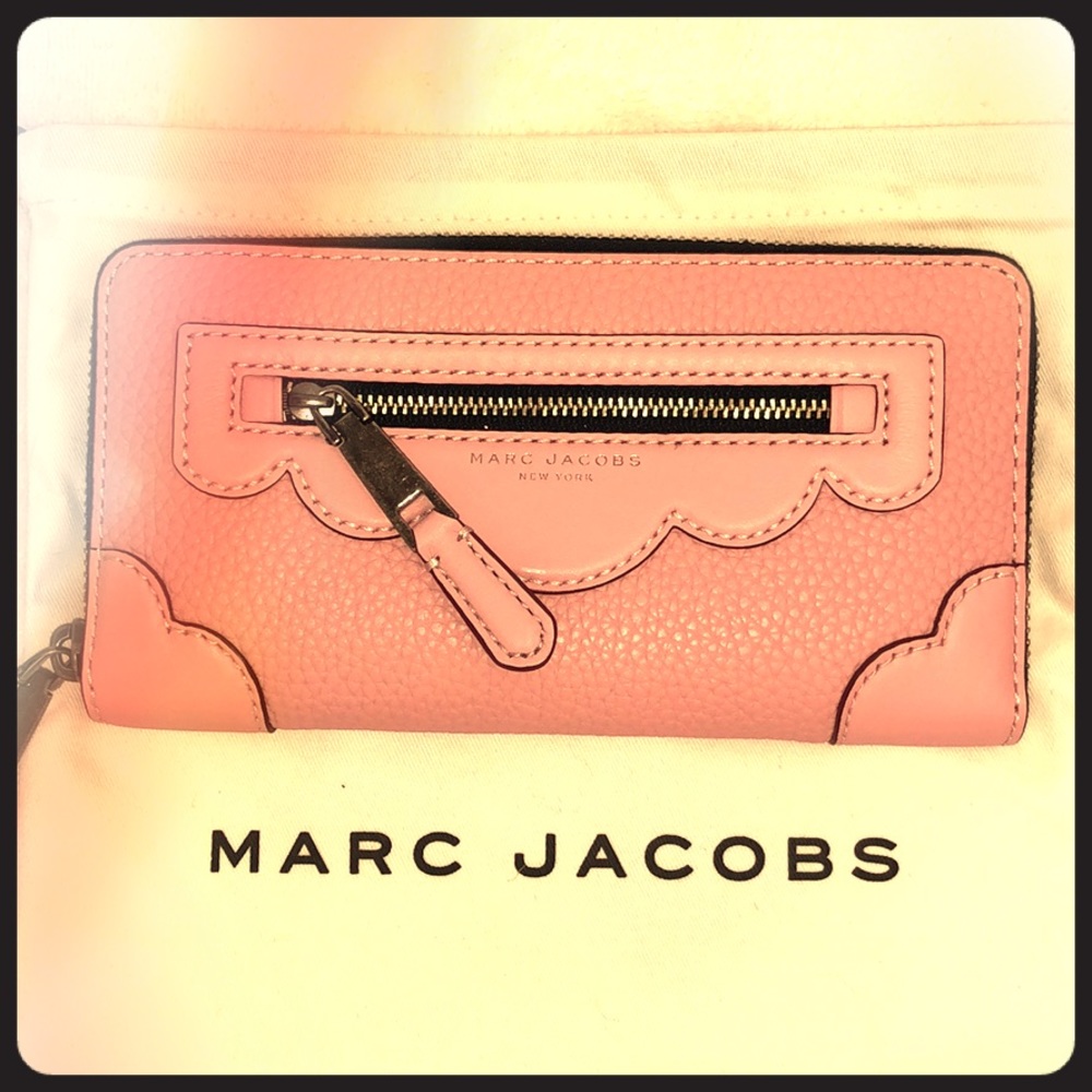 NWT! Marc Jacob Pink wallet! Spring please!!!